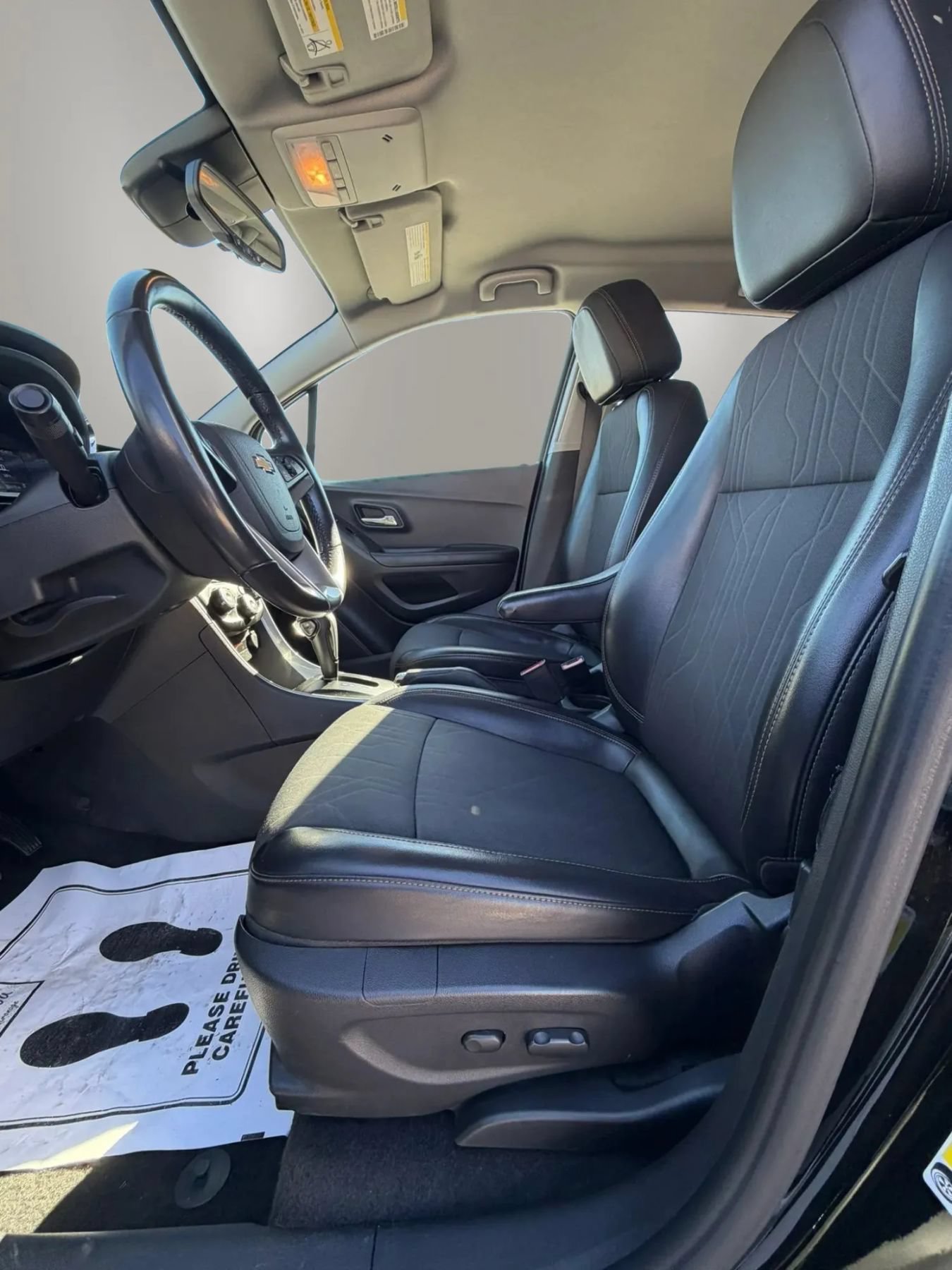 Used 2021 Chevrolet Trax LT w/ Driver Confidence Package AWD/4WD image 18