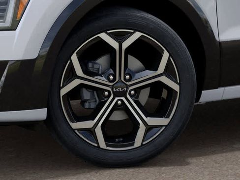 New 2025 Kia Niro EX Touring image 9