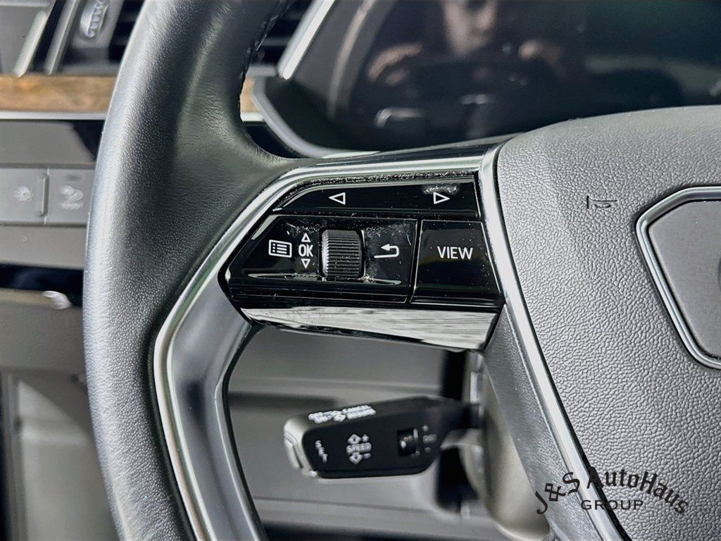 Used 2022 Audi e-tron Premium AWD/4WD image 13