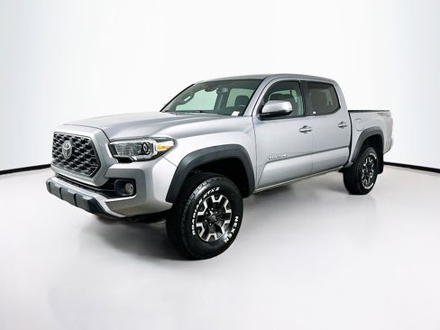Used 2020 Toyota Tacoma TRD Off-Road image 3