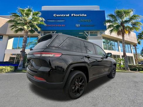 New 2026 Jeep Grand Cherokee Altitude image 5
