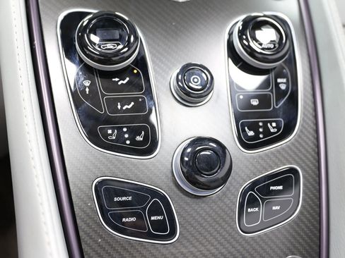 Used 2014 Aston Martin Vanquish Volante RWD image 47