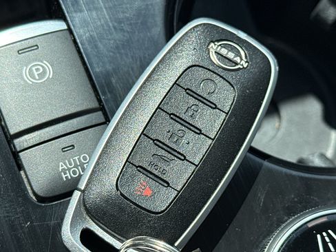 Certified 2025 Nissan Rogue SV AWD/4WD image 35