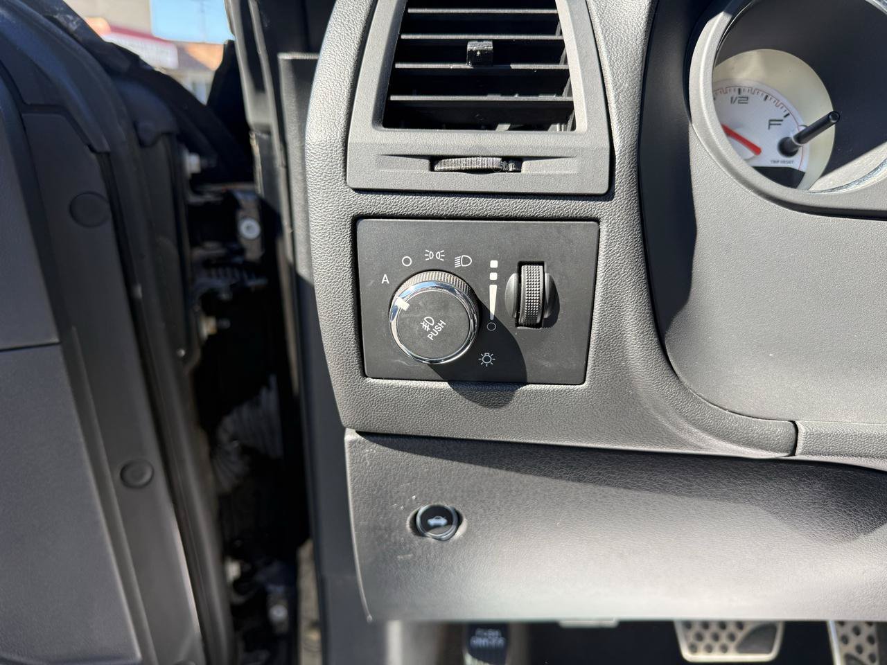 Used 2014 Dodge Challenger R/T RWD image 19