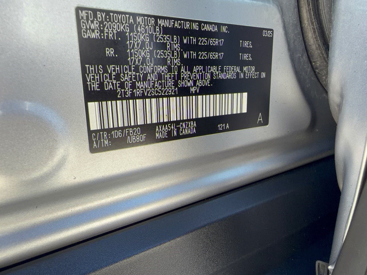 Used 2025 Toyota RAV4 LE AWD/4WD image 32