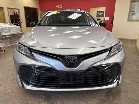 Used 2019 Toyota Camry LE FWD image 2