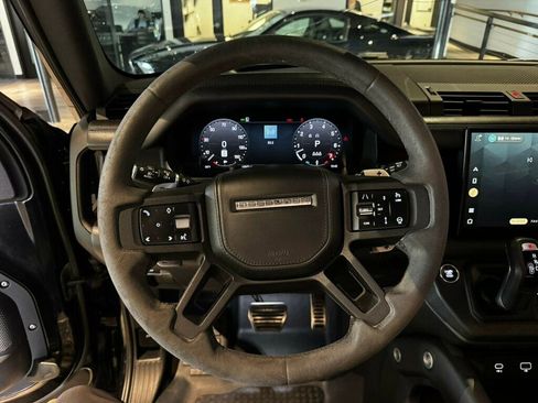 Used 2023 Land Rover Defender 110 V8 AWD/4WD image 12