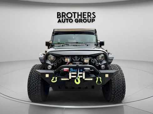 Used 2016 Jeep Wrangler Unlimited Rubicon w/ Connectivity Group AWD/4WD image 6