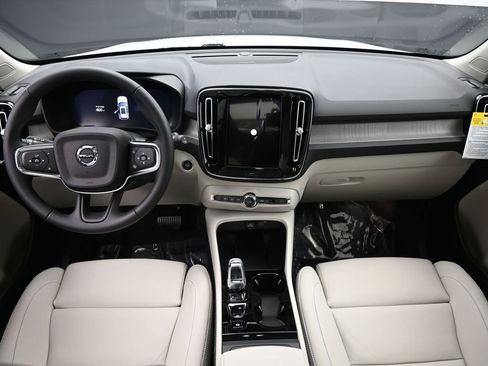 New 2026 Volvo XC40 B5 Ultra w/ Climate Package image 20