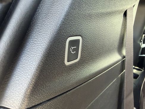 New 2026 Chrysler Pacifica Limited w/ S Appearance Package image 13