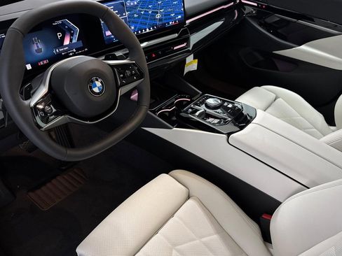 Used 2026 BMW 530i w/ Premium Package image 4