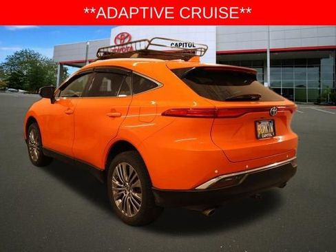 Used 2021 Toyota Venza XLE w/ Softex Package image 5