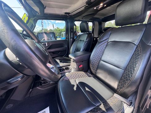 Used 2022 Jeep Gladiator Overland AWD/4WD image 14