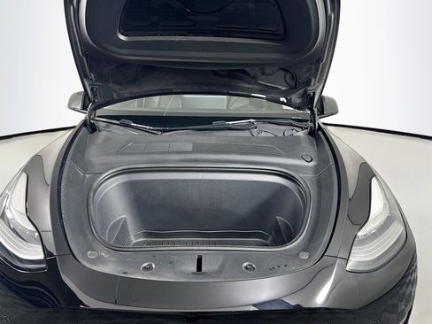 Used 2021 Tesla Model Y Long Range AWD/4WD image 34