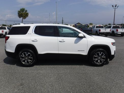 Used 2022 GMC Acadia SLE w/ LPO, Floor Liner Package FWD image 3