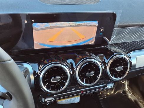 New 2026 Mercedes-Benz GLB 250 image 6