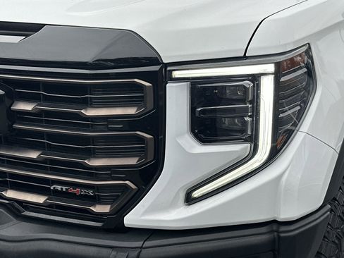 Used 2024 GMC Sierra 1500 AT4X image 11