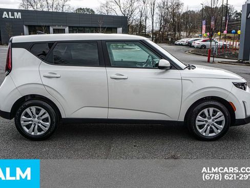 Used 2025 Kia Soul LX image 9
