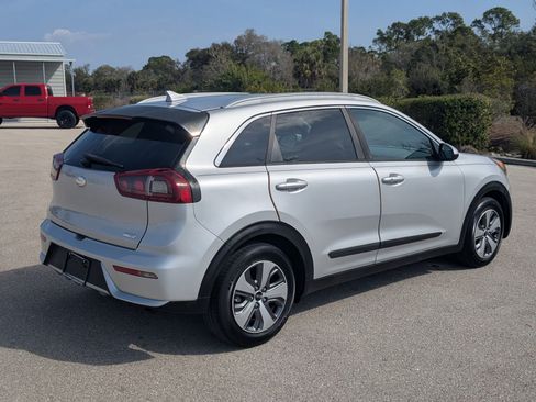 Used 2019 Kia Niro LX image 5