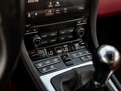 Used 2022 Porsche 718 Cayman image 24