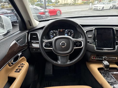 Used 2016 Volvo XC90 T6 Momentum w/ Momentum Plus Package AWD/4WD image 26