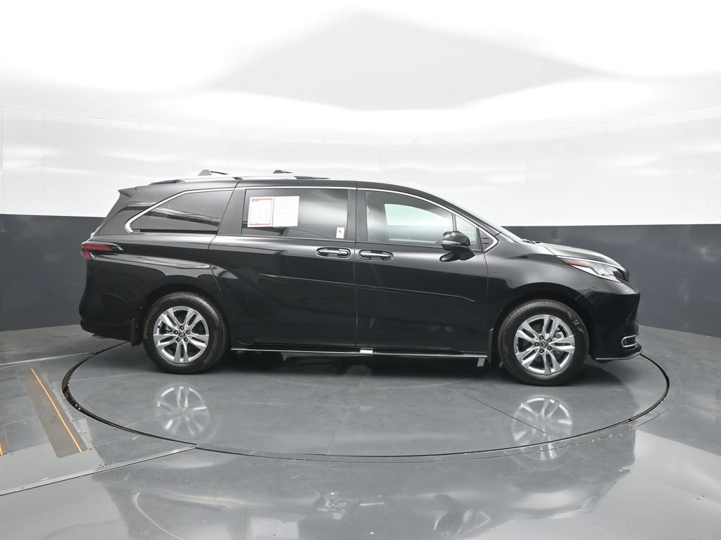Used 2026 Toyota Sienna Limited AWD/4WD image 8
