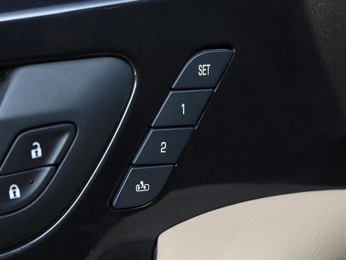 Used 2019 Chevrolet Blazer Premier w/ Sun and Wheels Package image 8