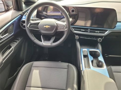 New 2026 Chevrolet Equinox EV LT image 17