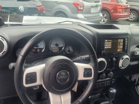 Used 2014 Jeep Wrangler Sahara AWD/4WD image 14