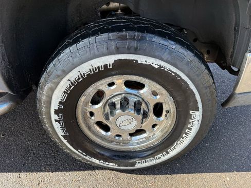 Used 2005 Chevrolet Silverado 2500 LS w/ Heavy-Duty Power Package image 11