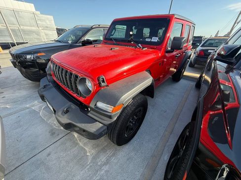 Used 2025 Jeep Wrangler Unlimited Sport AWD/4WD image 1