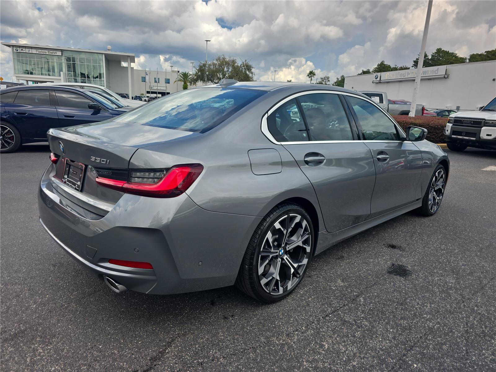 Used 2026 BMW 330i Sedan RWD image 2