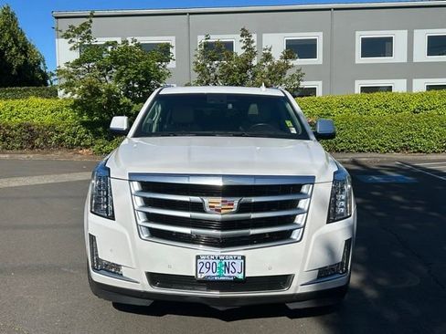 Used 2017 Cadillac Escalade ESV Premium Luxury AWD/4WD image 2