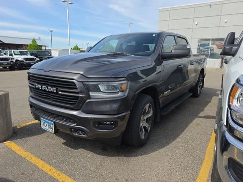 Used 2023 RAM 1500 Laramie AWD/4WD image 3