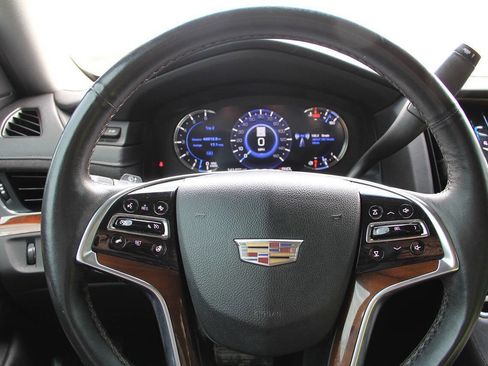 Used 2017 Cadillac Escalade Luxury image 25