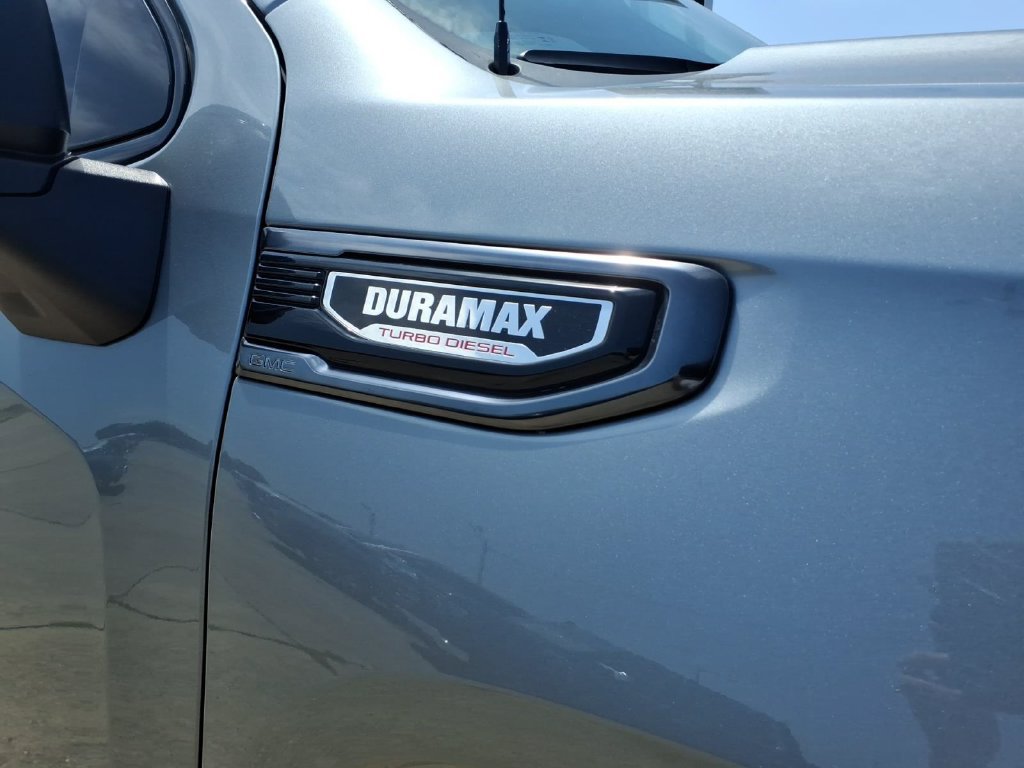 Used 2024 GMC Sierra 1500 AT4 w/ Technology Package AWD/4WD image 10