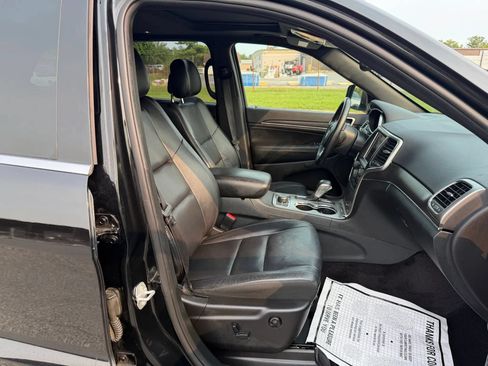 Used 2018 Jeep Grand Cherokee Limited AWD/4WD image 12