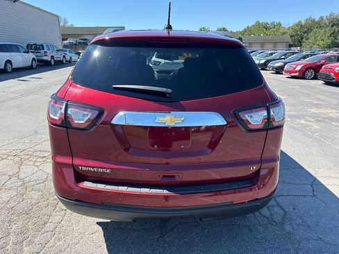 Used 2017 Chevrolet Traverse LT w/ Style and Technology Package FWD image 7