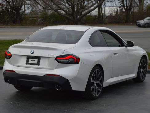 Used 2023 BMW 230i Coupe w/ Premium Package image 11