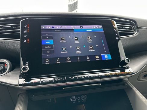 Used 2023 Jeep Wagoneer Series III w/ Preferred Equipment Group image 57