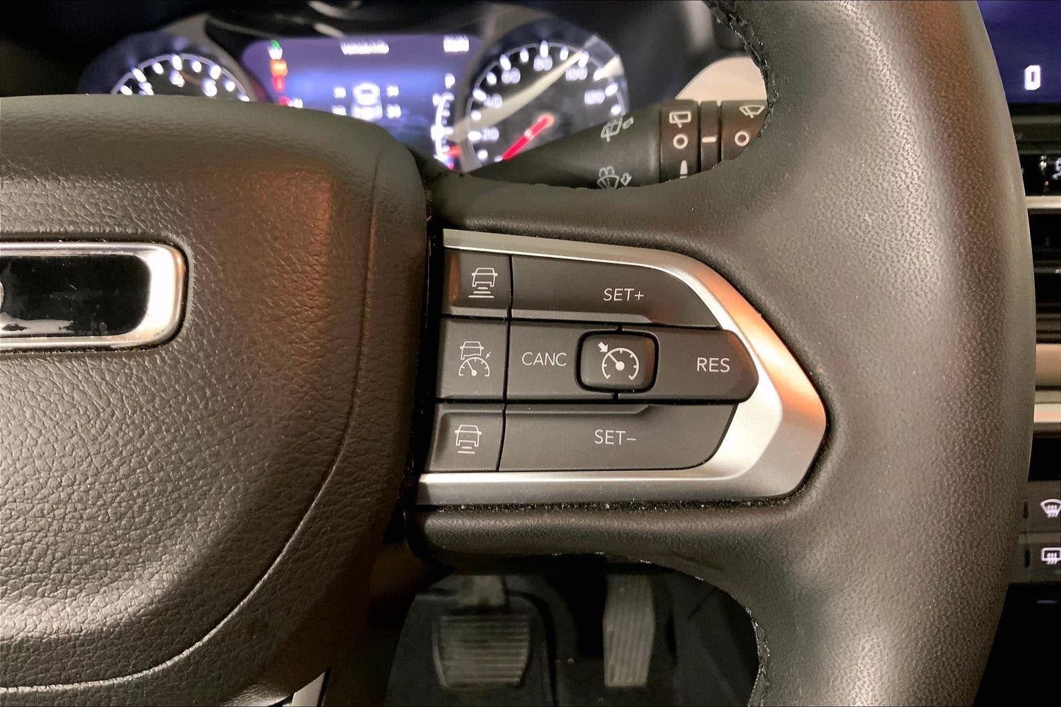 Used 2025 Jeep Compass Limited AWD/4WD image 19