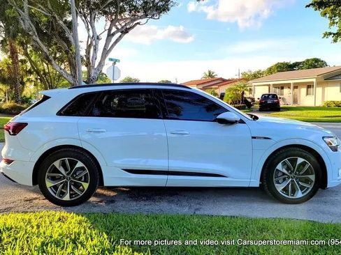Used 2021 Audi e-tron Premium Plus w/ Premium Plus Package image 24