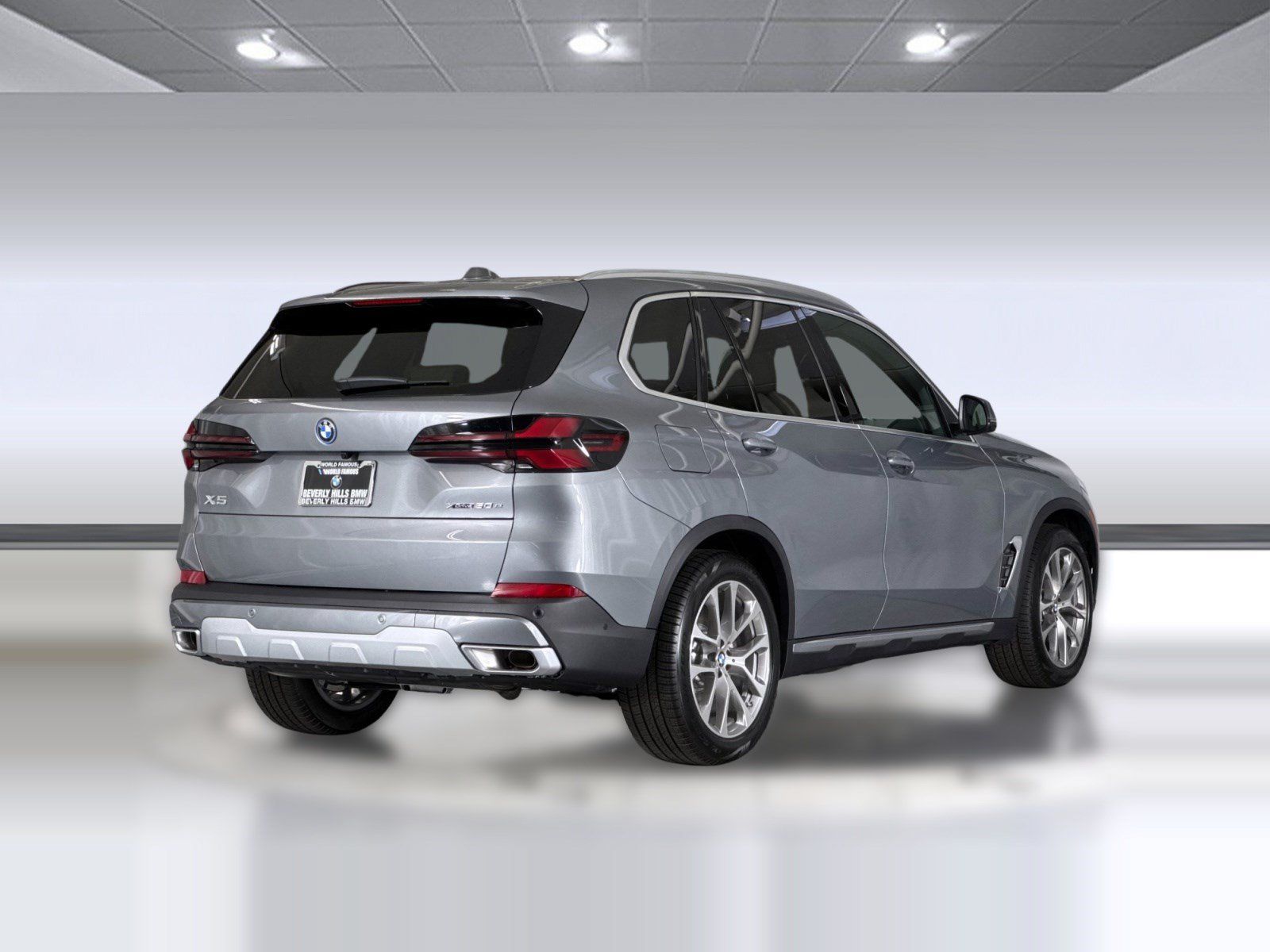 Used 2026 BMW X5 xDrive50e w/ Parking Assistance Package AWD/4WD image 9