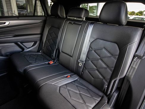 New 2026 Volkswagen Atlas Cross Sport SE FWD image 31