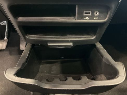 Used 2020 Chrysler Pacifica Limited w/ S Appearance Package FWD image 19