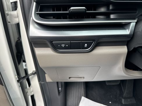 New 2026 Kia Carnival LX FWD image 18