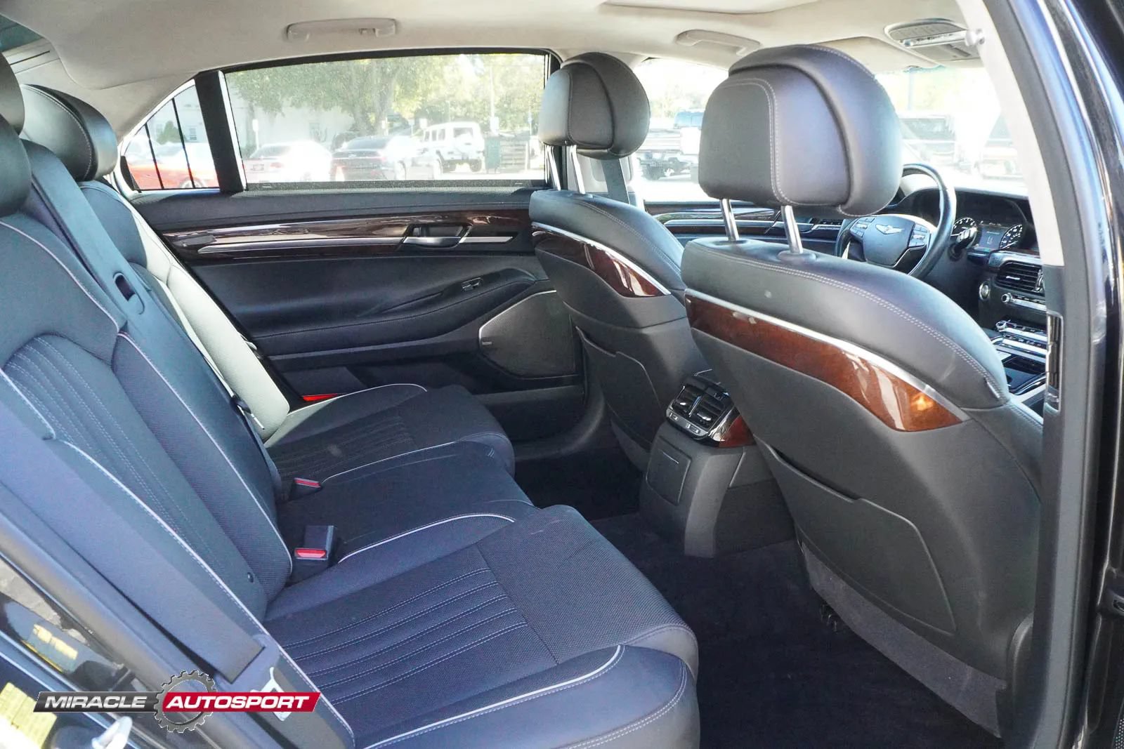 Used 2019 Genesis G90 3.3T Premium AWD/4WD image 37