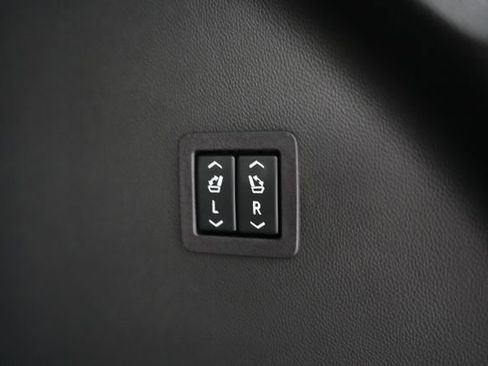 Used 2021 Buick Enclave Avenir w/ Avenir Technology Package image 11