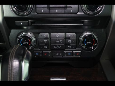 Used 2016 Ford F150 Platinum w/ Equipment Group 701A Luxury AWD/4WD image 24