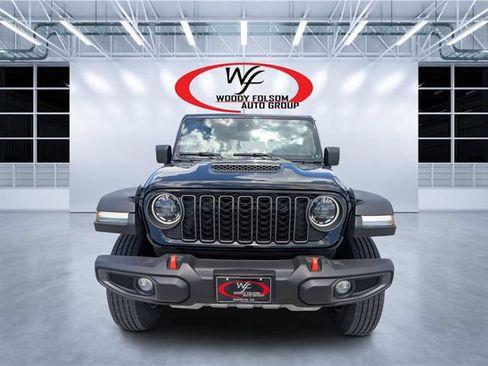 Used 2024 Jeep Gladiator Mojave AWD/4WD image 8
